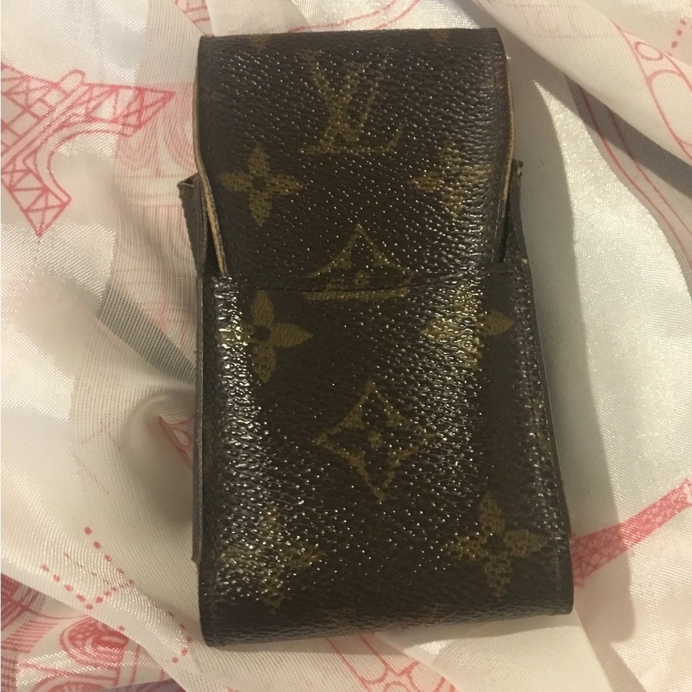 Authentic Louis Vuitton Unisex Carrying /Cigarette /Hygiene Case